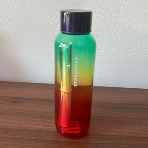 Starbucks Glass Ombré Rainbow 🌈 20oz water bottle NWT

No defects or flaws.